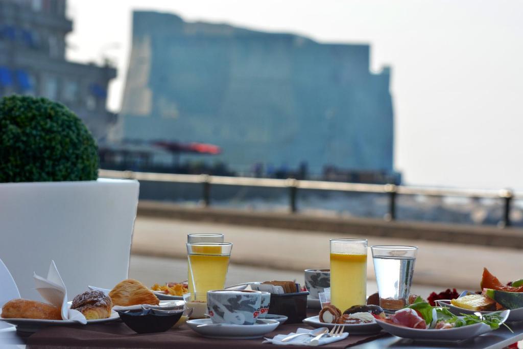 Partenope Relais Hotel 4*